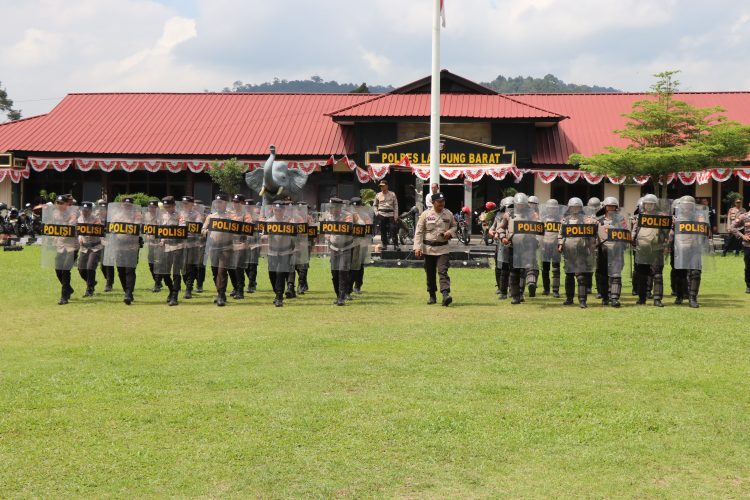 Wakapolres Lampung Barat Pimpin Latihan Dalmas Menyambut Pilkada Serentak 2024