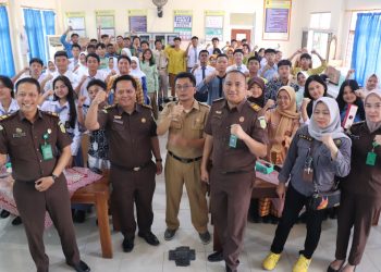Jaksa Ajak Siswa SMA 10 Bandar Lampung Hindari Judi Online dan Kenakalan Remaja
