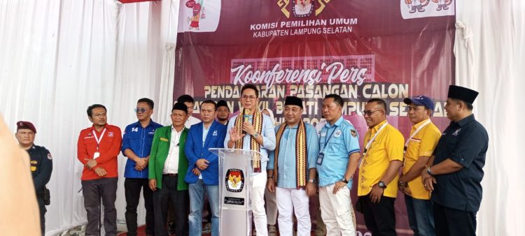 Pasangan Egi Radytio Pratama dan Syaiful Anwar Resmi Daftar ke KPU Lampung Selatan