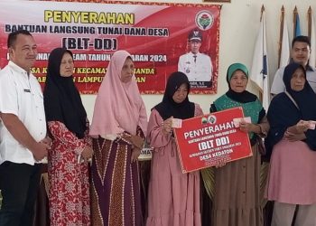 Desa Kedaton Salurkan BLT DD dan Santunan Anak Yatim Piatu