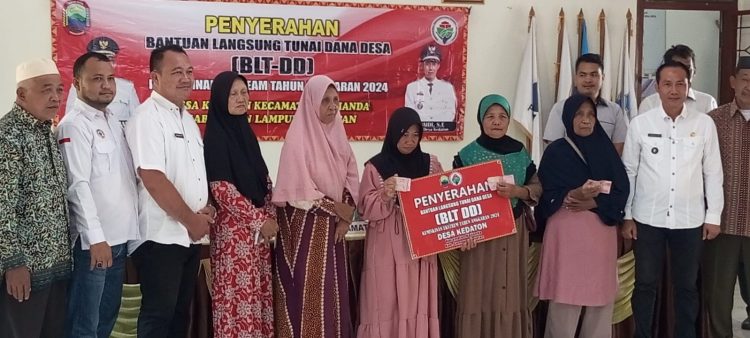 Desa Kedaton Salurkan BLT DD dan Santunan Anak Yatim Piatu
