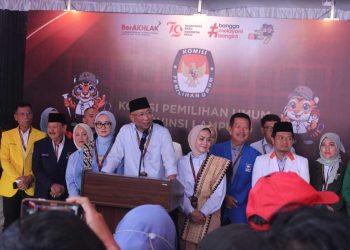 RMD dan Jihan Resmi Mendaftar di KPU Lampung, Didukung 12 Partai Politik