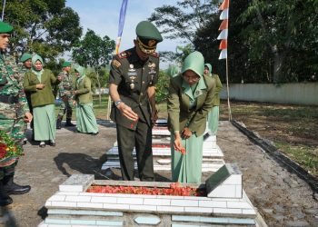 Kodim 0422/LB Gelar Ziarah Rombongan dan Tabur Bunga dalam Peringatan HUT Ke-77 Korem 043/Gatam