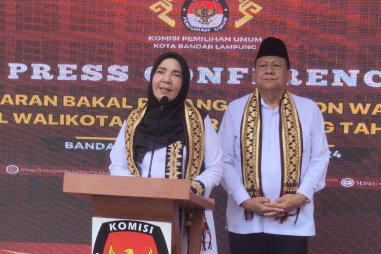 Pasangan Petahana Eva-Deddy Resmi Daftar ke KPU Bandar Lampung