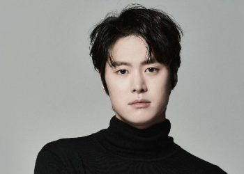 Gong Myung Kembali ke Dunia Akting Usai Wamil, Bintangi Drama tvN ‘Extremely Common Sense Alcoholic’ Bersama Choi Soo-young!