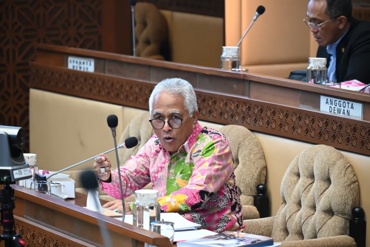 Komisi II DPR Pertanyakan Kebijakan BPIP Soal Jilbab Paskibraka di RDP