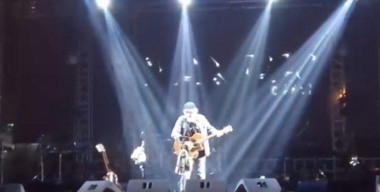 Lampung Utara Bergemuruh saat Artis Legendaris Iwan Fals Menggelar Konser di Stadion Sukung Kotabumi