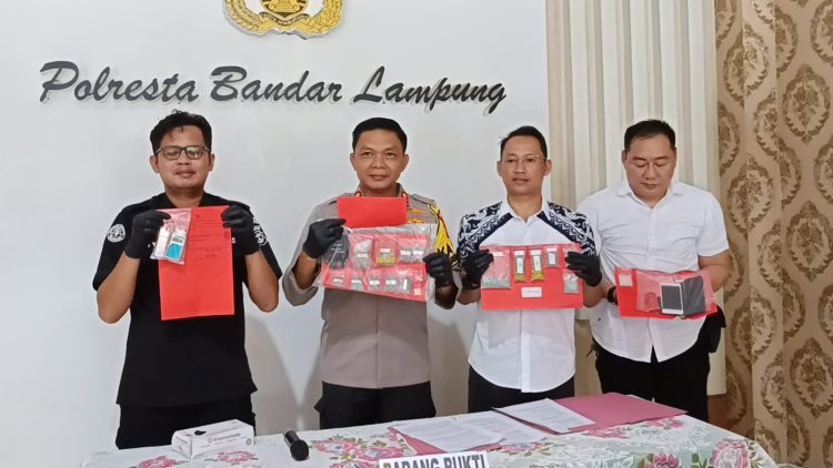 Satresnarkoba Polresta Bandar Lampung Gulung Jaringan Narkoba, Sita 890 Butir Ekstasi