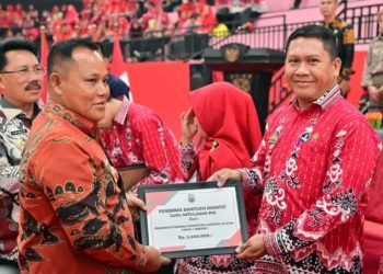 Pemkab Lampung Selatan Serahkan Insentif Tahap II untuk 4.995 Guru Honorer