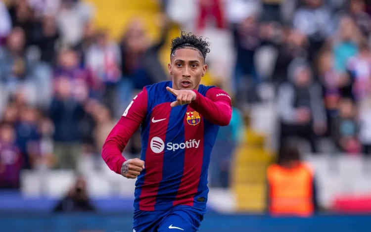 Raphinha Klaim FC Barcelona Lebih Unggul dari Real Madrid: “Los Blancos Hanya Pandai Berteori”