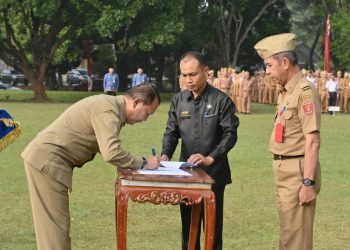 Serah Terima Jabatan Sekretaris Daerah di Lampung Barat: Adi Utama Diserahkan kepada Ismet Inoni