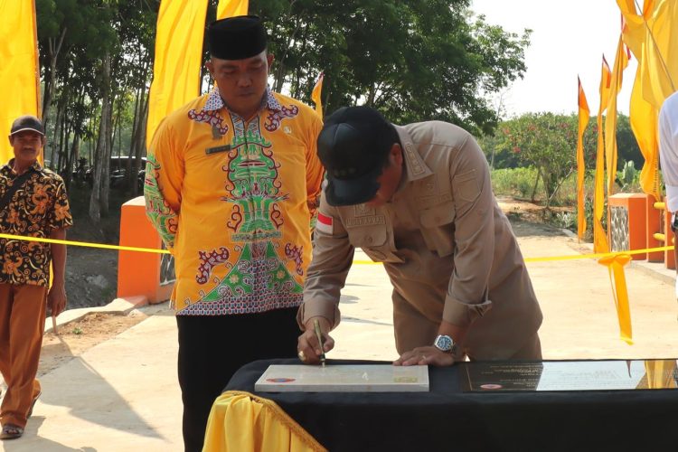 Bupati Lampung Tengah Tinjau Proyek Infrastruktur dan Kesehatan di Tiga Kecamatan