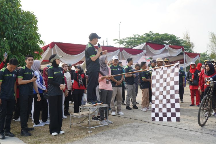 Pj. Bupati Pringsewu Lepas Atlet Menuju PON Aceh-Sumut