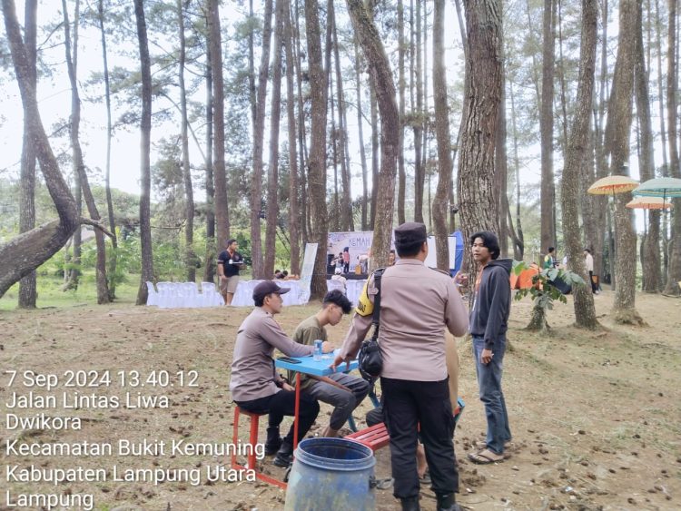 Polsek Sumber Jaya Gelar Patroli Dialogis dan Himbauan Kamtibmas di Wisata Eco Park Vinus