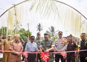 Bupati Pesawaran dan Kodim 0421/Lamsel Resmikan Jalan Nakula di Desa Lumbirejo
