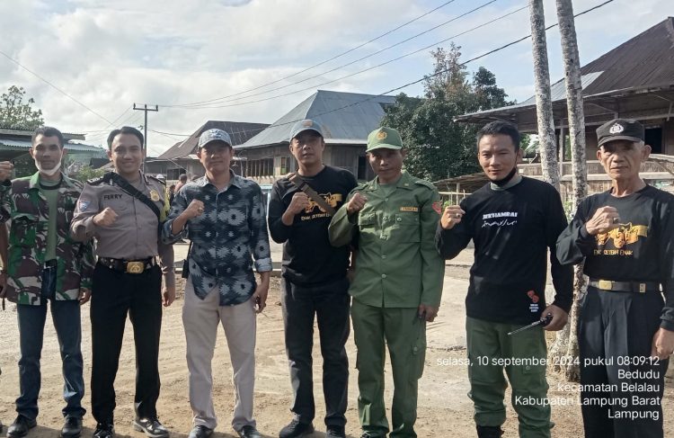 Polsek Sekincau Gelar Sosialisasi Kamtibmas untuk Linmas Pekon