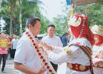 Pemkab Tanggamus Luncurkan Program Gerakan Terpadu Kampung Pesisir, Suaidi Resmikan dan Serahkan Bantuan Sarana Nelayan