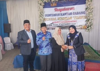 Nisrina Raih Door Prize Umroh Gratis dari Ameera Mekkah Travel Cabang Pringsewu