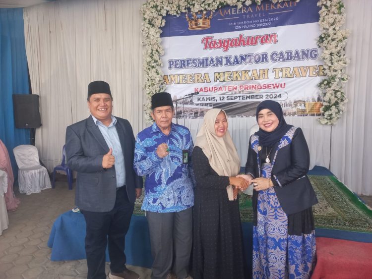 Nisrina Raih Door Prize Umroh Gratis dari Ameera Mekkah Travel Cabang Pringsewu