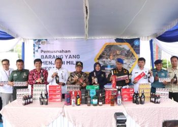 Pemprov Lampung dan Bea Cukai Musnahkan Rokok dan Miras Ilegal Senilai Rp37,8 Miliar