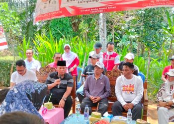Bupati Lampung Selatan Salurkan Bantuan Bedah Rumah untuk 10 Warga Katibung