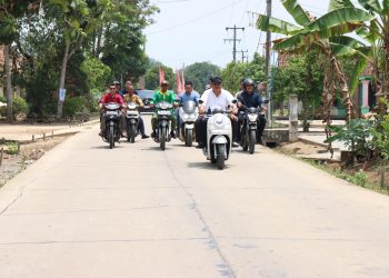Bupati Lampung Tengah Tunjukkan Kepedulian, Kunjungi Warga Berduka di Tengah Peninjauan Infrastruktur