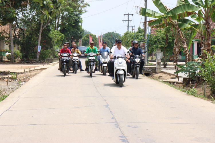 Bupati Lampung Tengah Tunjukkan Kepedulian, Kunjungi Warga Berduka di Tengah Peninjauan Infrastruktur