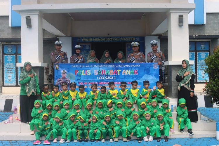 TK Muslimat NU Gelar Kunjungan Edukatif ke Sat Lantas Polres Lampung Barat