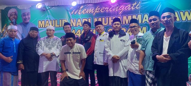 Kiwil Berikan Dakwah Maulid Nabi di Pekon Lom Keteguhan yang Berkesan