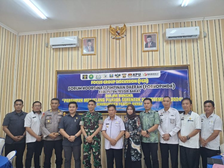Letkol Inf Rinto Wijaya Hadiri FGD Persiapan Pilkada Serentak di Pesisir Barat