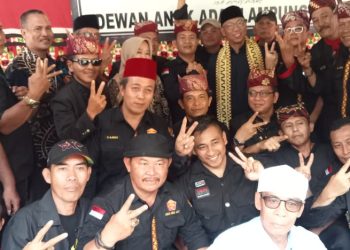Rahmat Mirzani Djausal Mulai Kampanye di Lampung Selatan dengan Silaturahmi ke Dewan Anak Adat