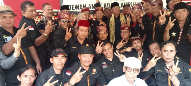 Rahmat Mirzani Djausal Mulai Kampanye di Lampung Selatan dengan Silaturahmi ke Dewan Anak Adat