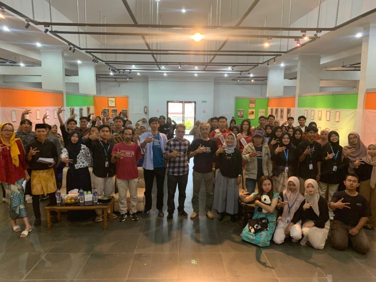 Kepala Taman Budaya Lampung Resmi Membuka Pameran Sastra KPML