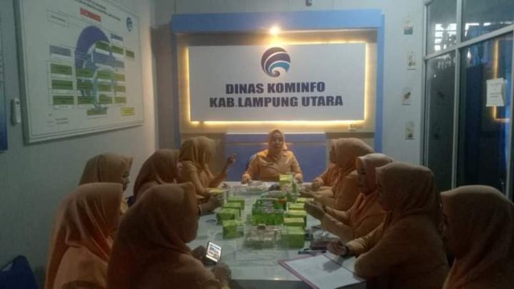 Pertemuan Dharma Wanita Persatuan Dinas Kominfo: Penilaian Kriteria Administrasi untuk Peningkatan Kinerja