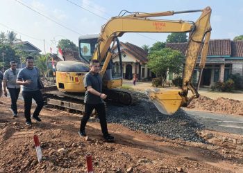 Pemda Pesawaran Rampungkan Perbaikan Jalan Penghubung di Tegineneng