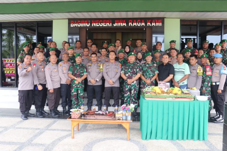 Polres Lampung Selatan Berikan Kejutan Spesial di HUT TNI ke-79, Wujudkan Sinergi TNI-Polri