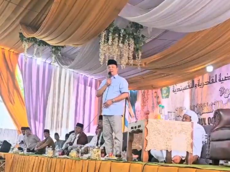 Tanpa Undangan, Aries Sandi Curi Perhatian di Acara Maulid Nabi