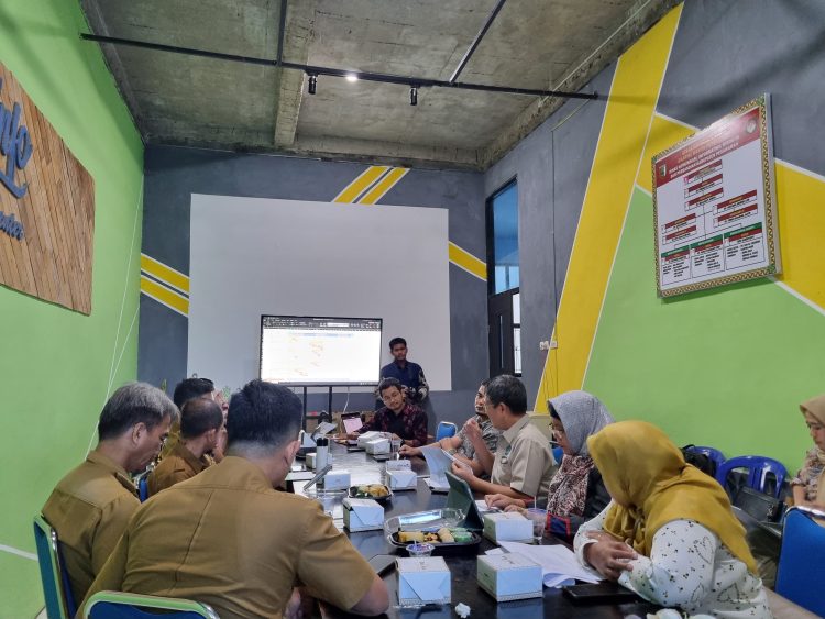 LPPM Unila dan Diskominfoktiksan Bahas Standar Layanan Informasi Publik