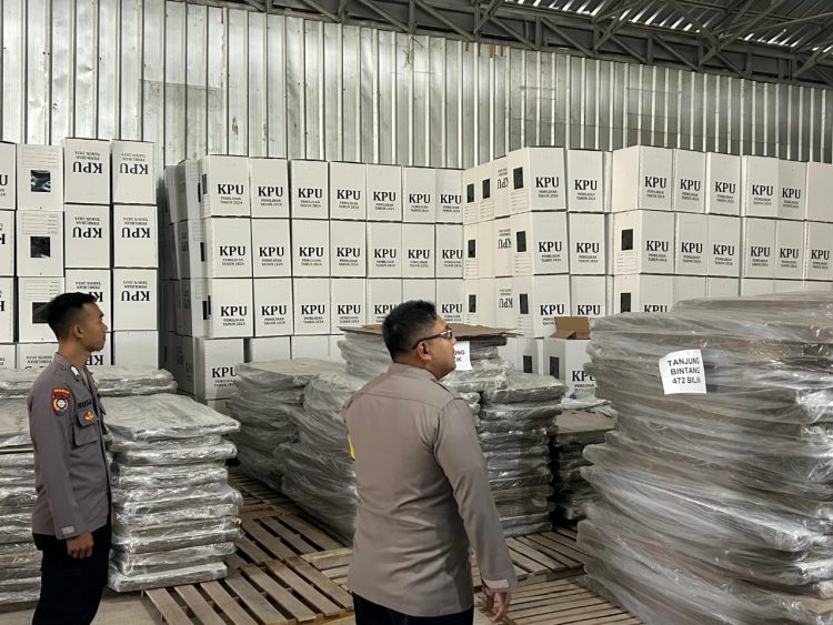 Sukseskan Pilkada 2024, Polres Lampung Selatan Pastikan Keamanan Gudang Logistik KPU