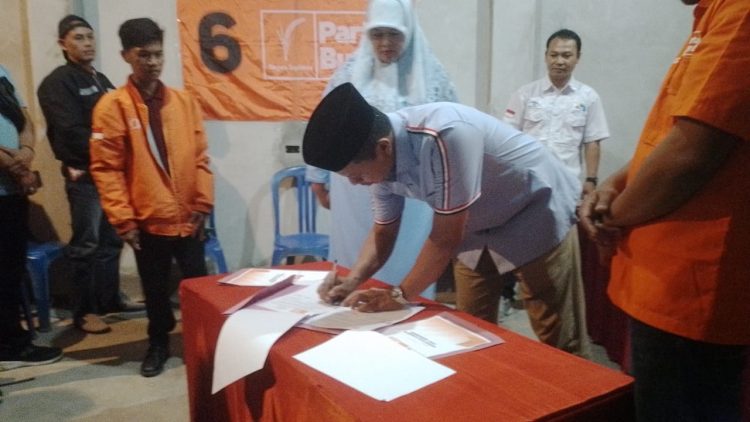 Partai Buruh Pringsewu Deklarasikan Dukungan untuk Paslon Nomor 3: Riyanto-Umi Laila