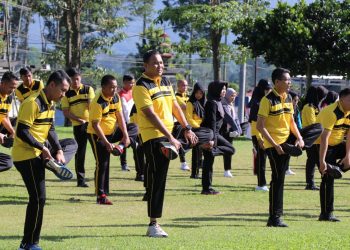 Kapolres Lampung Barat Pimpin Olahraga Pagi Bersama Personel