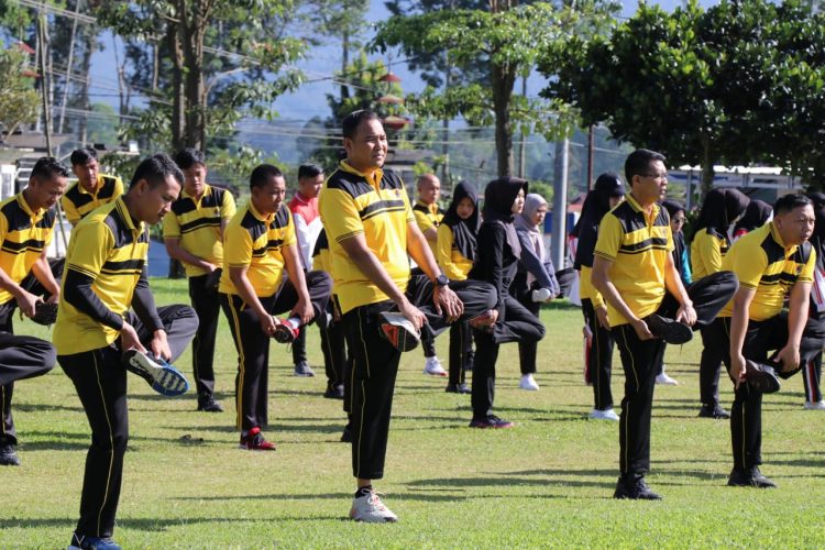 Kapolres Lampung Barat Pimpin Olahraga Pagi Bersama Personel
