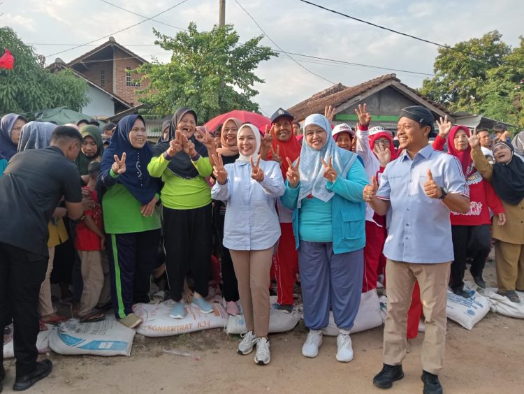Sambutan Meriah untuk Calon Bupati Pringsewu H. Riyanto-Umi Laila di Pekon Sidoharjo