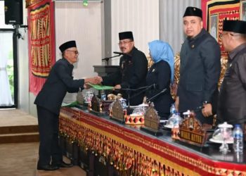 Sekda Lampung Selatan Usulkan Raperda Insentif dan Kebijakan Investasi dalam Rapat Paripurna