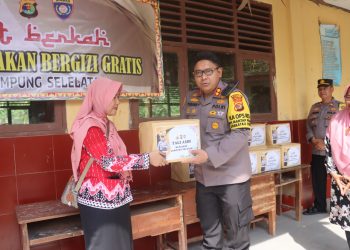 Polres Lampung Selatan Gelar “Jumat Berkah Makan Bergizi” di SDN Kerinjing, Berikan Dukungan untuk Anak Negeri