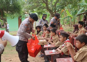 Polres Lampung Selatan Gelar Program Makanan Bergizi di SDN 5 Pulau Rimau, Dukung Pencegahan Stunting