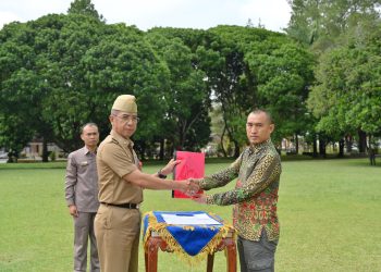Pemkab Lampung Barat Serahkan 1.368 Anggota Linmas ke KPU untuk Pengamanan Pemilukada 2024