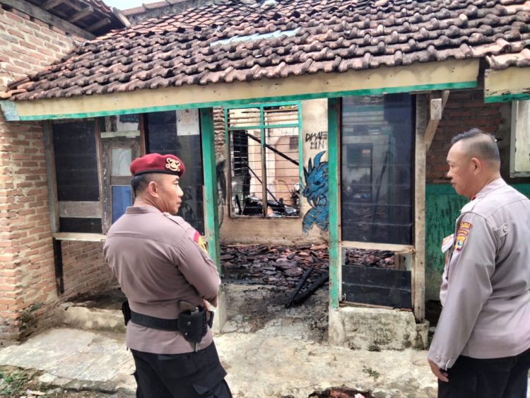 Rumah di Pringsewu Terbakar Saat Ditinggal Bekerja