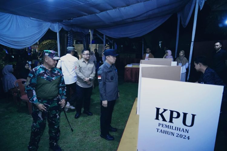 Pantau Kesiapan Pemilukada 2024, Pj Bupati Pringsewu Tinjau Sejumlah TPS