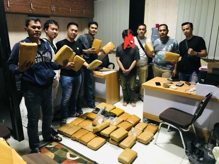 Operasi Senyap Polda Lampung: 53 Kg Ganja Gagal Dikirim ke Jakarta